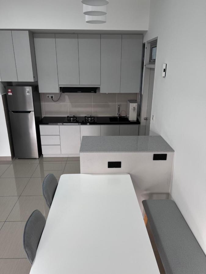 Duck Duck House 3br 7-11 Pax Apartment Johor Bahru